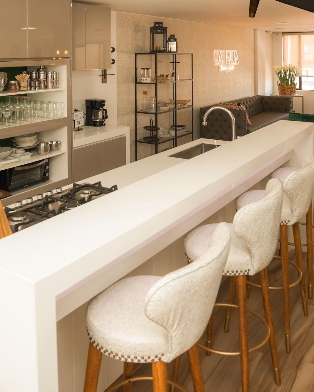 Zona de reuniones La Rua 74, Calle 74 Bogotá